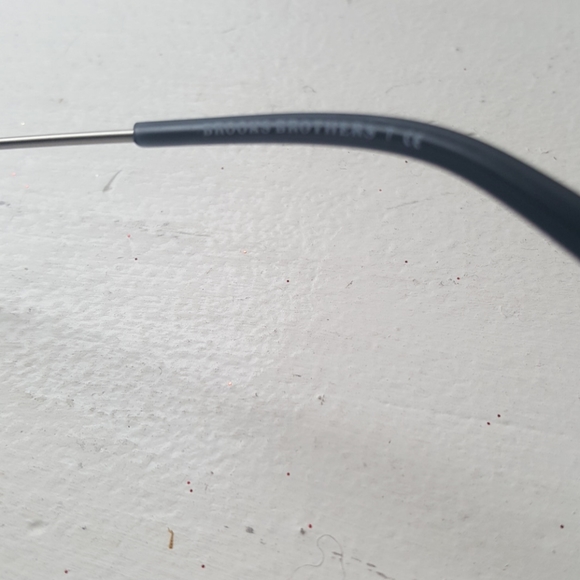 Brooks Brothers Sunglasses - Picture 5 of 5